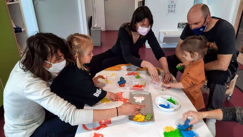 Des ateliers culturels et artistiques organisés au RAM dans le cadre d’animations parents-enfants